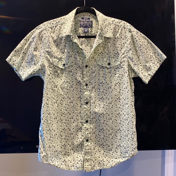 American Rag men’s short sleeve top with retro print. Size Medium. 100% cotton. - Picture 1 of 5